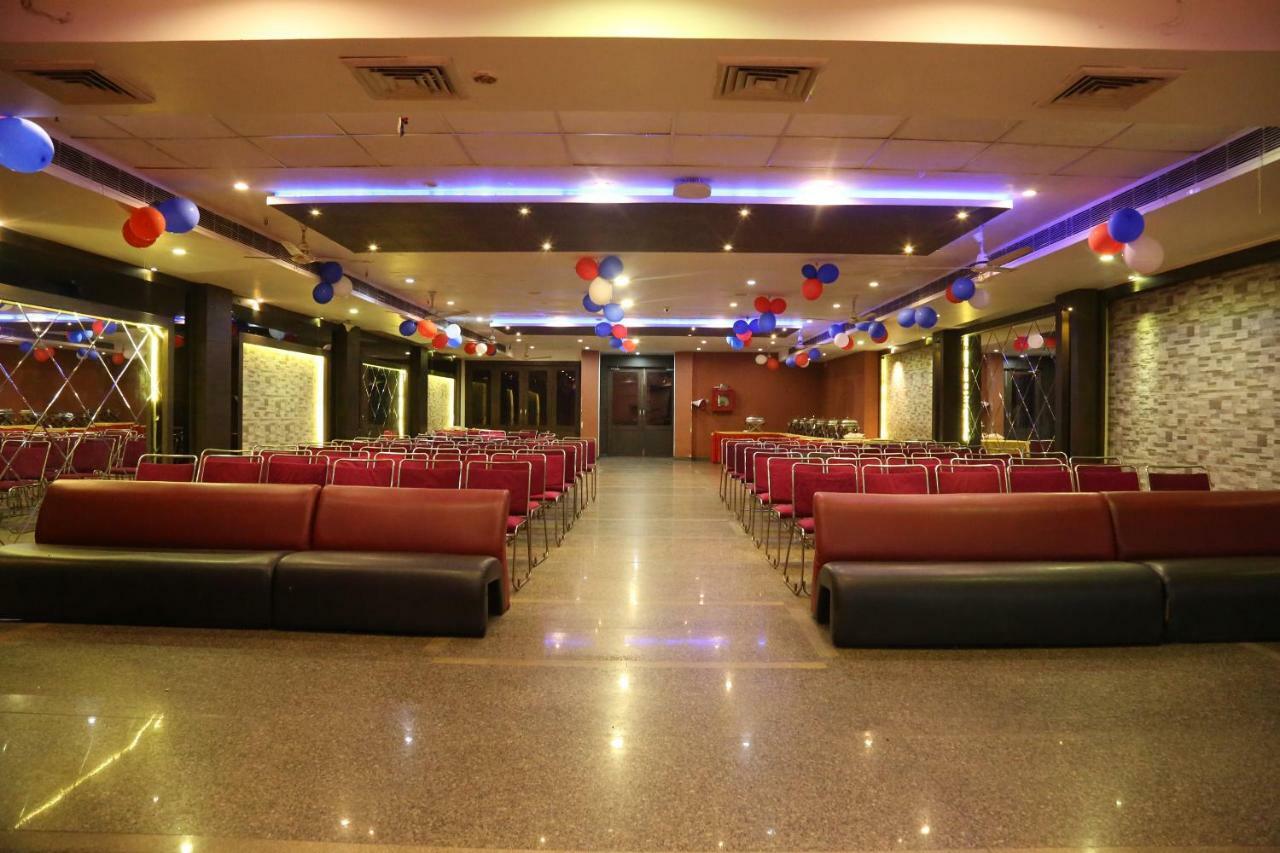 Hotel Deviram Palace Agra  Exteriér fotografie